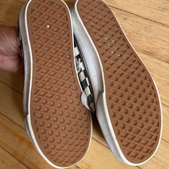 Vans lace up sneakers, size 4.5 youth / size 6 womens. - Picture 4 of 6